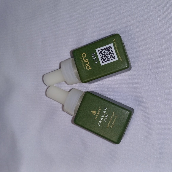 Thymes Frasier Fir Pura Smart Home Plug-In Diffuser Refills - Pack of 2 - Picture 4 of 5